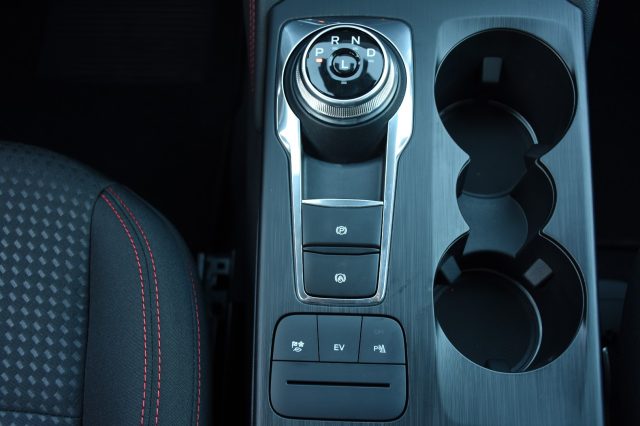 FORD Kuga usata, con Volante in pelle