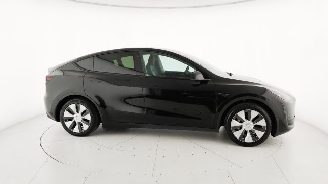 TESLA Model Y usata, con USB
