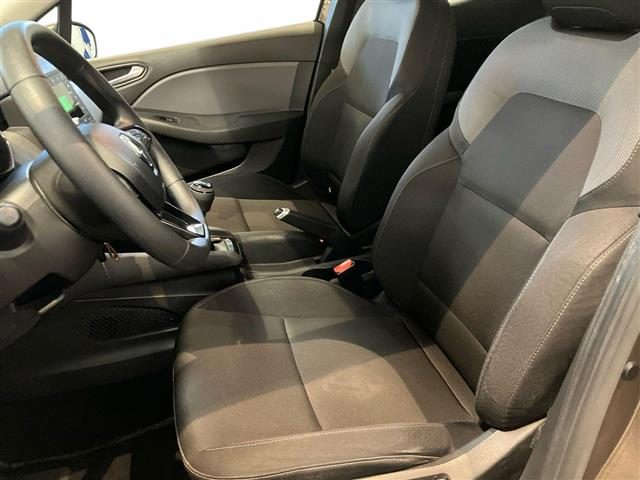 RENAULT Clio usata, con Fari LED