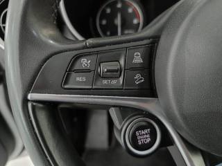 ALFA ROMEO Stelvio usata, con Autoradio digitale