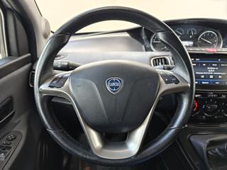 LANCIA Ypsilon usata, con USB