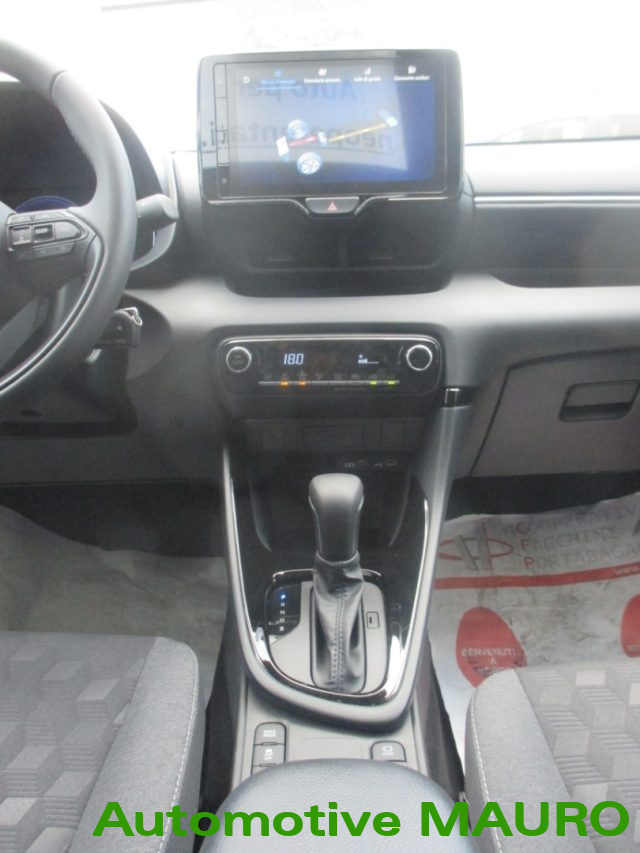 TOYOTA Yaris usata, con Specchietti laterali elettrici