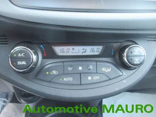 TOYOTA Yaris usata 16