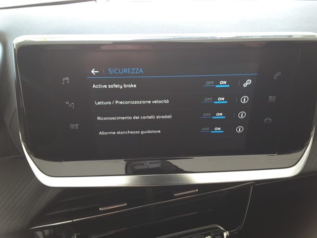 PEUGEOT 208 usata, con Climatizzatore