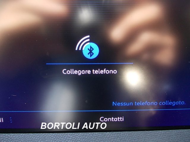 PEUGEOT 2008 usata, con Sensori di parcheggio posteriori