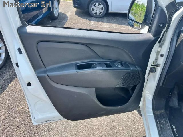 FIAT Doblo usata, con USB