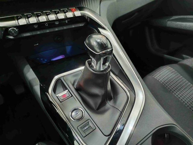 PEUGEOT 3008 usata, con Climatizzatore