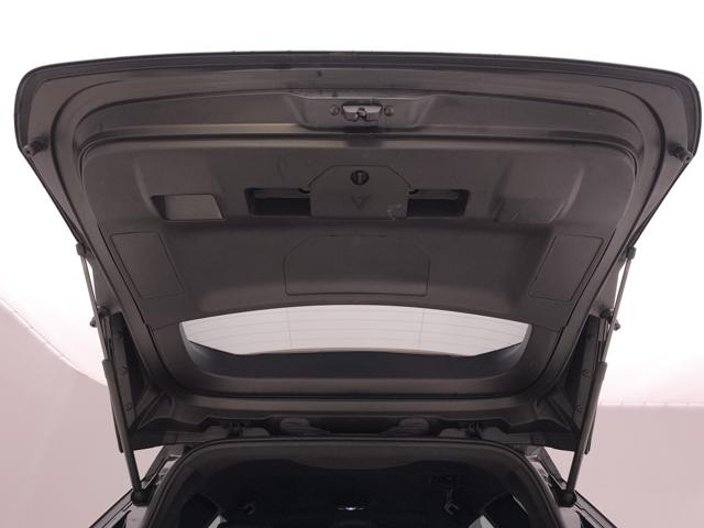 PEUGEOT 5008 usata, con Fari LED