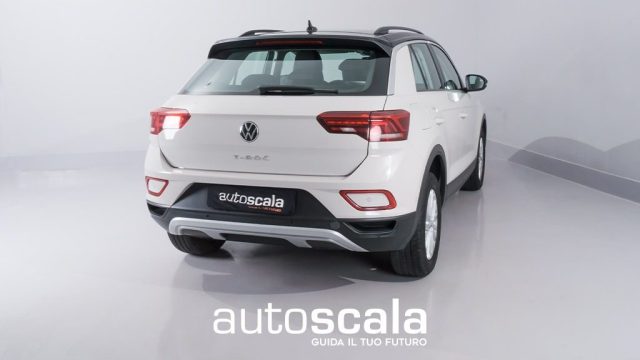 VOLKSWAGEN T-Roc usata, con USB