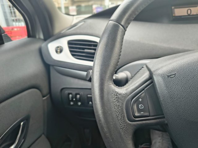 RENAULT Scenic usata, con Chiusura centralizzata