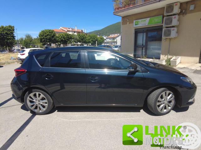 TOYOTA Auris usata 7