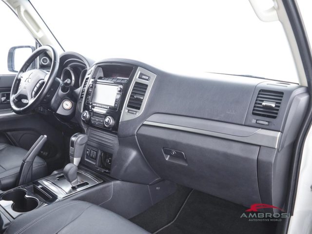MITSUBISHI Pajero usata 11