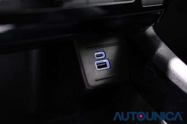 JEEP Compass usata, con Autoradio digitale