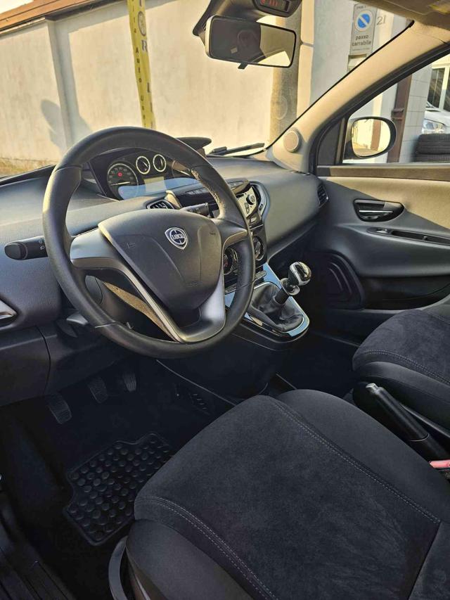 LANCIA Ypsilon usata, con ESP