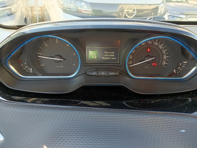 PEUGEOT 2008 usata, con Sistema di navigazione