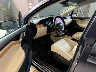 TESLA Model X usata, con Alzacristalli elettrici