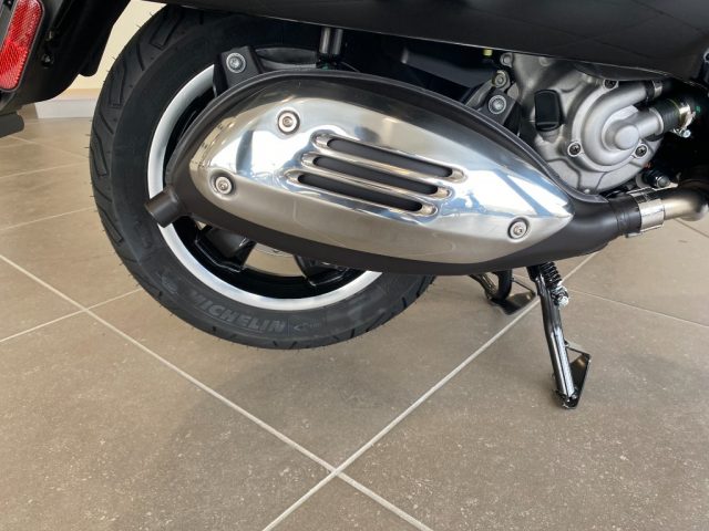 PIAGGIO Vespa GTS 300 Super usata 9