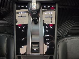 PORSCHE Macan usata, con Interni in pelle