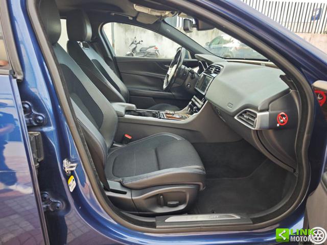 JAGUAR XE usata, con Specchietti laterali elettrici