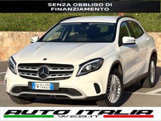 MERCEDES-BENZ GLA 180 PACK NIGHT+NAVI+FULL LED+R.CAM+PORT.ELETTRICO