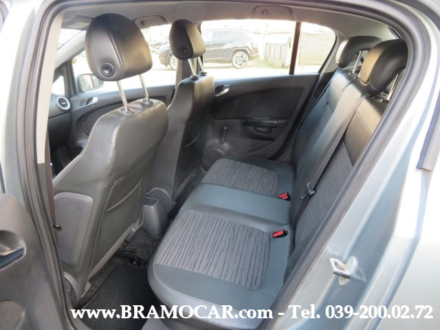 OPEL Corsa usata, con Isofix