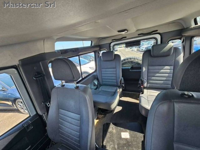 LAND ROVER Defender usata 10