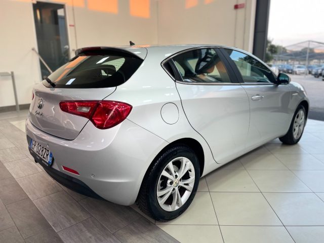 ALFA ROMEO Giulietta usata, con Autoradio