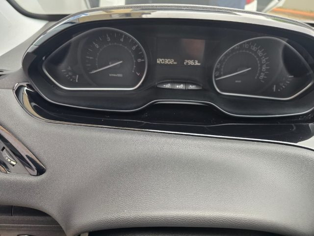 PEUGEOT 208 usata, con Fari LED