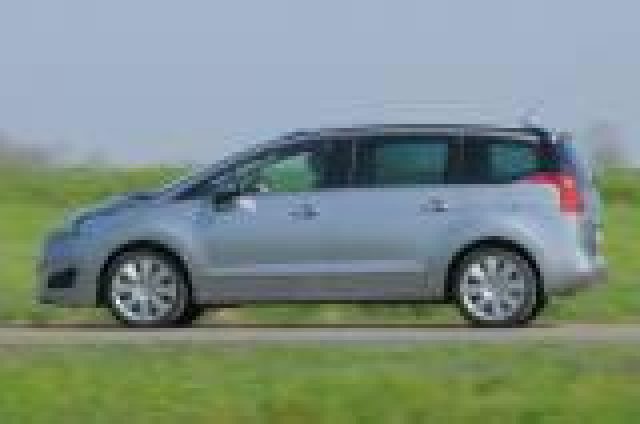 PEUGEOT 5008 usata, con ABS