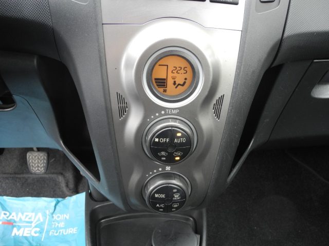 TOYOTA Yaris usata, con Controllo automatico clima
