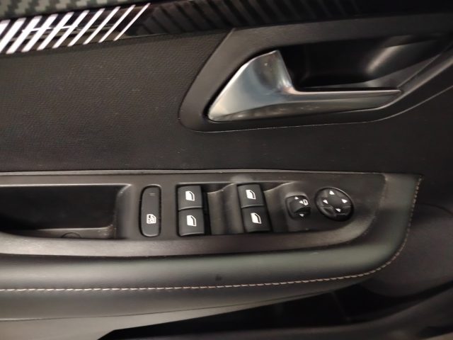 PEUGEOT 208 usata, con Specchietti laterali elettrici