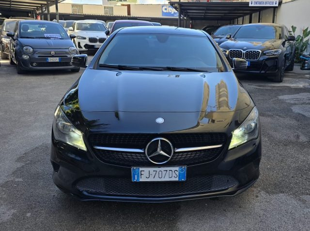 MERCEDES-BENZ CLA 200 usata, con Chiusura centralizzata
