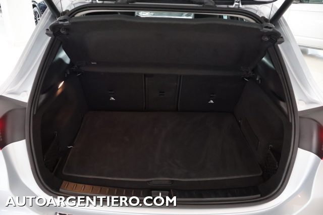 MERCEDES-BENZ GLA 180 usata, con Isofix