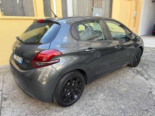 PEUGEOT 208 usata, con Alzacristalli elettrici