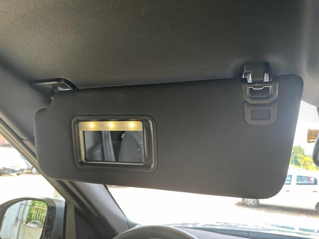 LAND ROVER Discovery usata, con Luce d
