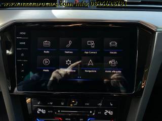 VOLKSWAGEN Passat Variant usata, con Bracciolo