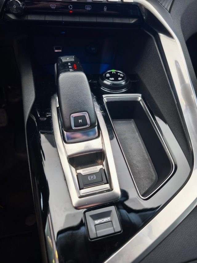 PEUGEOT 3008 usata, con Controllo automatico clima