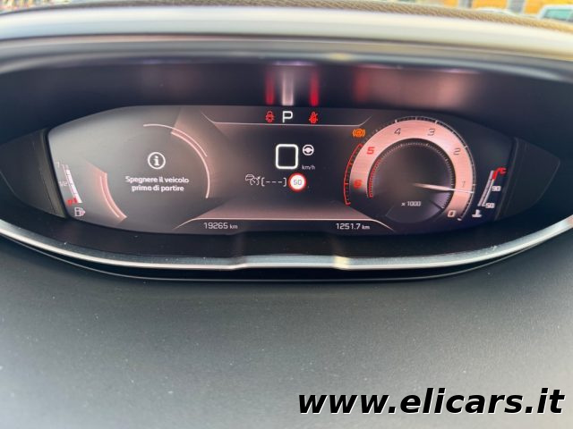 PEUGEOT 5008 usata, con Bluetooth