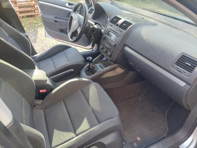 VOLKSWAGEN Golf usata, con Autoradio