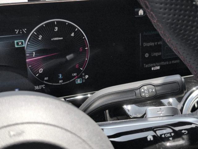MERCEDES-BENZ GLA 200 usata, con Volante in pelle