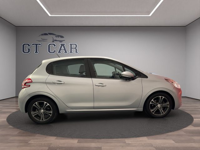 PEUGEOT 208 usata, con Autoradio