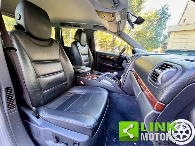 PORSCHE Cayenne usata, con Sedile posteriore sdoppiato