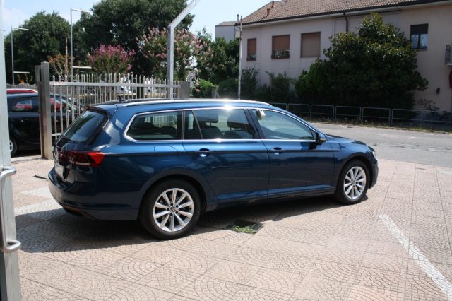 VOLKSWAGEN Passat Variant usata, con Cerchi in lega