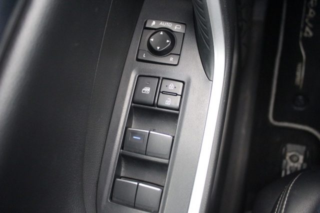 TOYOTA RAV 4 usata, con Controllo elettronico della corsia