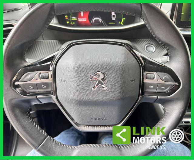 PEUGEOT 2008 usata, con Sedile posteriore sdoppiato