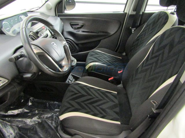 LANCIA Ypsilon usata, con Fendinebbia