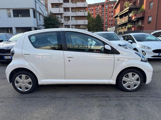 TOYOTA Aygo usata 21