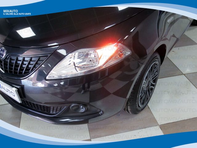 LANCIA Ypsilon usata, con ESP