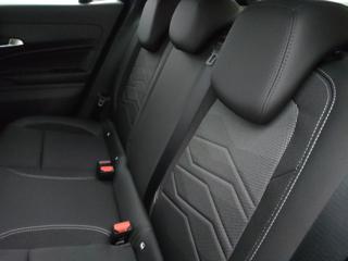 JEEP Avenger usata, con USB