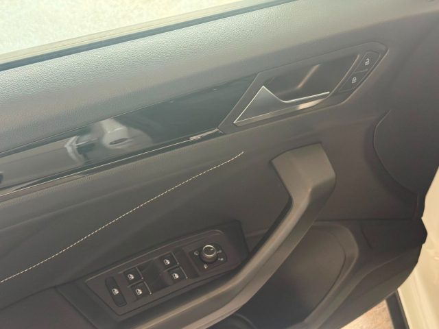 VOLKSWAGEN T-Roc usata, con Bluetooth